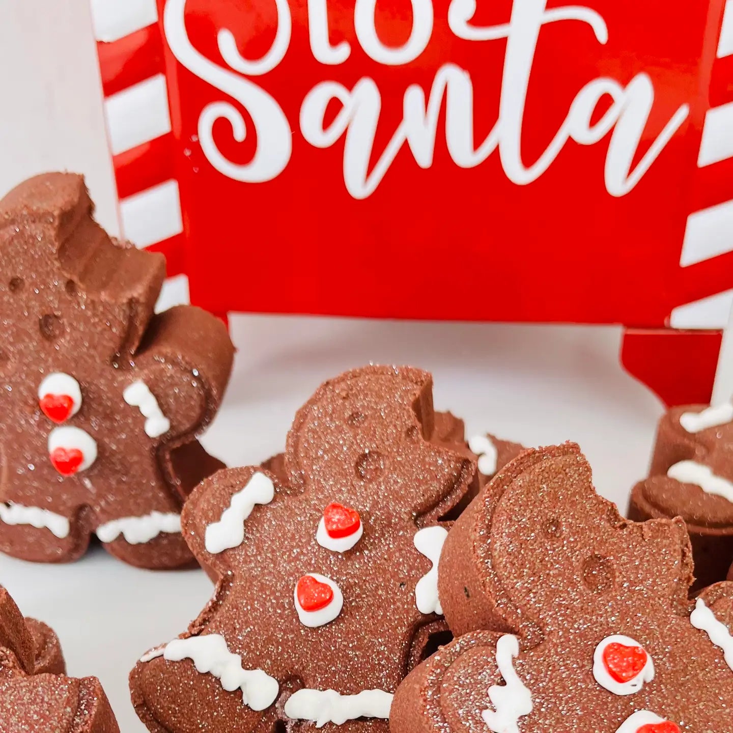 Oh Snap! Gingerbread Man Bath Bomb
